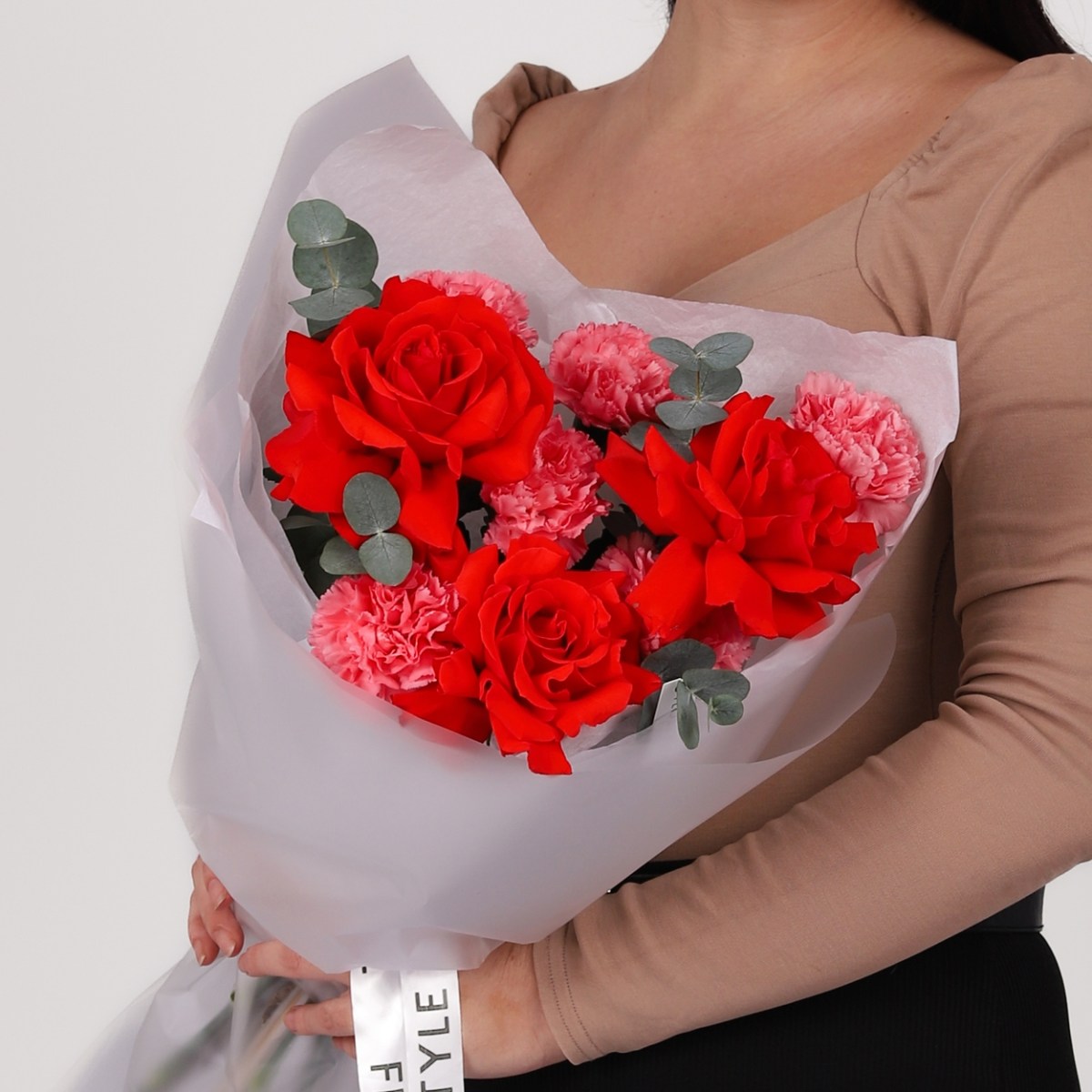 krasnyj francuzskie rozy i diantusy 3